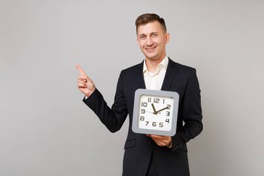 Klasik siyah takım elbise, gömlek anlamı hoş genç iş adam