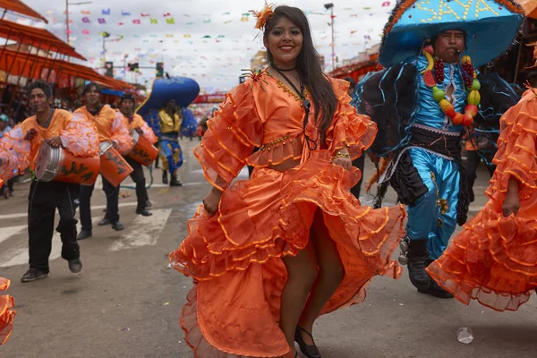 Oruro Bolívia Fevereiro 2017 Dançarina Desfile Trajes Ornamentados Pela Cidade — Fotografia de Stock
