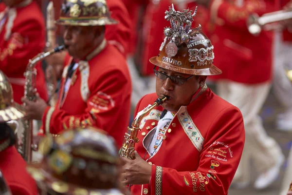 Oruro Bolivia Febrero 2017 Banda Grupo Danza Morenada Coloridos Trajes — Foto de Stock