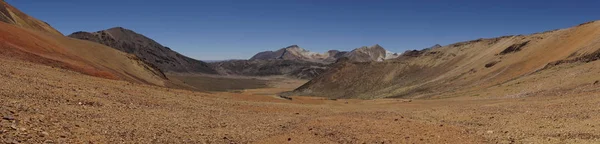 Colorido Paisaje Montañoso Suriplaza Desierto Atacama Noreste Chile Altitud Supera —  Fotos de Stock