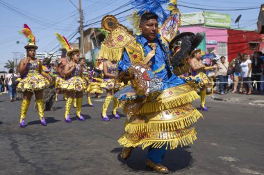 Arica, Chile - 22 Ocak 2016: And Morenada dans grubunda geleneksel kostüm gerçekleştirmeyi yıllık Carnaval Andino con la Fuerza del Sol Arica, Chile.
