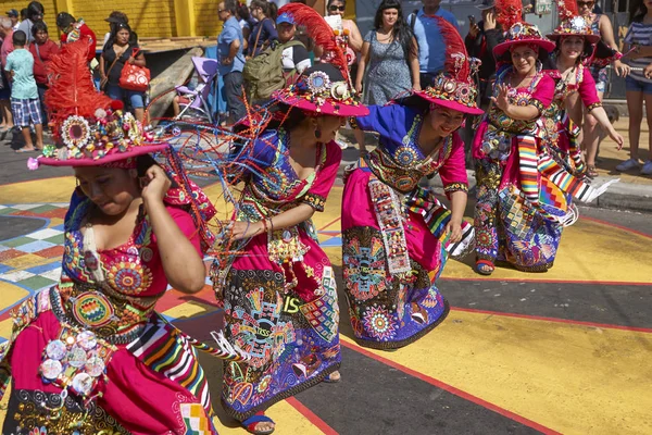 Arica Chile Januari 2016 Tinkus Dansgrupp Färgglada Kostymer Utför Traditionell — Stockfoto