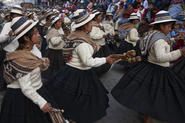 Oruro Bolivia Február 2017 Színes Jelmezben Parádézó Táncosok Oruro Bányászvárosában — Stock Fotó