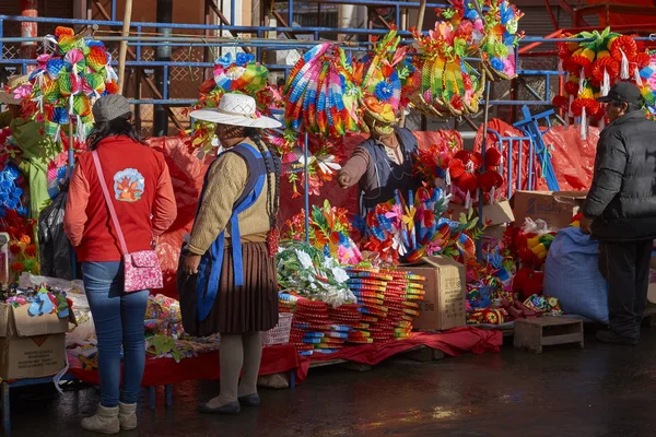 Oruro Bolívia Fevereiro 2017 Barracas Mercado Vendendo Itens Coloridos Para — Fotografia de Stock