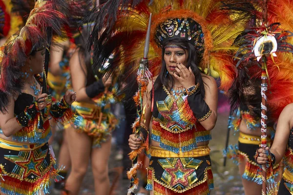 Oruro Bolívia Fevereiro 2017 Dançarinos Tabaco Trajes Coloridos Apresentando Carnaval — Fotografia de Stock