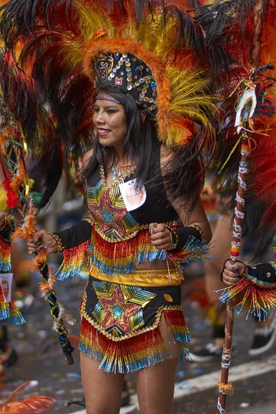 Oruro Bolívia Fevereiro 2017 Dançarinos Tabaco Trajes Coloridos Apresentando Carnaval — Fotografia de Stock