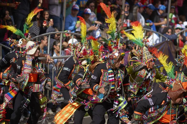 Oruro Boliwii Lutego 2017 Tinkus Tancerzy Kolorowe Kostiumy Podczas Dorocznego — Zdjęcie stockowe