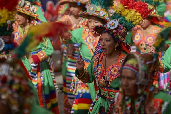 Oruro Bolivia Febbraio 2017 Ballerini Tinkus Costumi Colorati Che Esibiscono — Foto Stock
