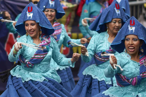 Oruro Bolivia Şubat 2017 Süslü Kostümlü Llamerada Dansçıları Her Yıl — Stok fotoğraf