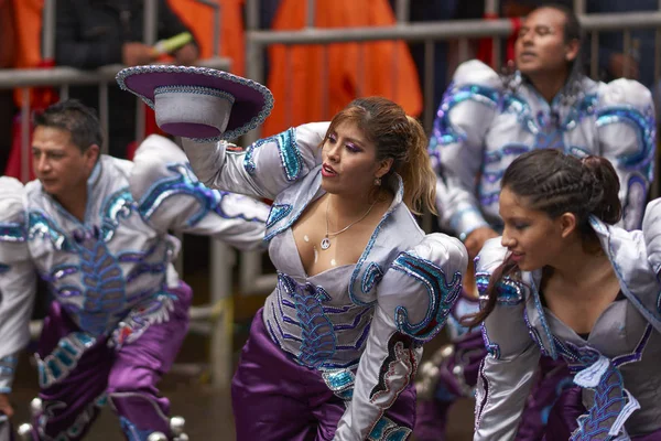 Oruro Bolivia Február 2017 Caporales Táncosok Díszes Jelmezben Fellépnek Ahogy — Stock Fotó