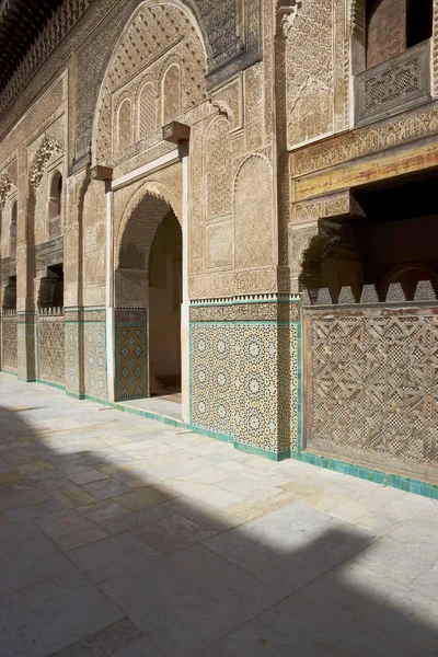 Fes Morocco October 2012 Ornate Carving Plastered Walls Woodwork Courtyard — Stock Photo, Image