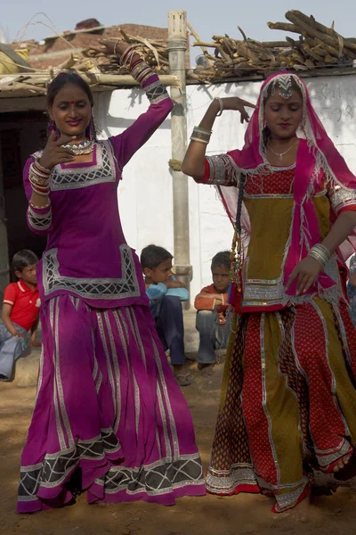 Jaipur Rajastán India Marzo 2009 Bailarines Tribales Con Trajes Coloridos — Foto de Stock