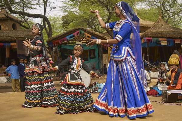 Sarujkund Haryana Índia Fevereiro 2009 Dançarinos Kalbelia Trajes Ornamentados Decorados — Fotografia de Stock