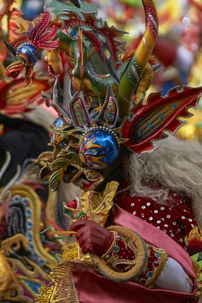 Oruro Bolívia Fevereiro 2017 Dançarinos Diablada Trajes Ornamentados Desfilam Pela — Fotografia de Stock