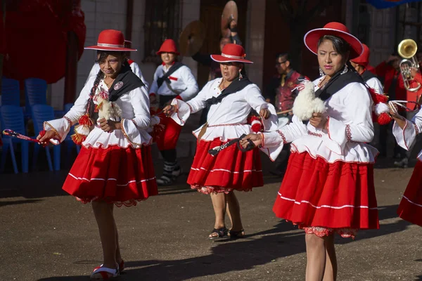 Oruro Bolivia Febrero 2017 Bailarines Llamerada Trajes Ornamentados Desfilan Por — Foto de Stock