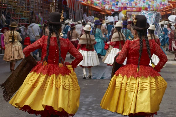 Oruro Bolívia Február 2017 Morenada Táncosok Díszes Jelmezek Parádés Keresztül — Stock Fotó