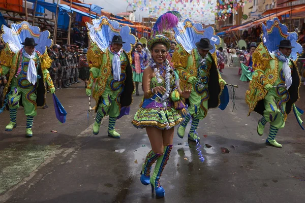 Oruro Bolívie Února 2017 Tanečníci Morenada Zdobených Kostýmech Které Procházejí — Stock fotografie