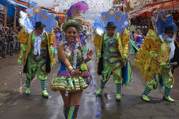 Oruro Bolivien Februar 2017 Morenada Tänzer Kunstvollen Kostümen Marschieren Während — Stockfoto