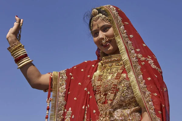 Jaisalmer Rajasthan Índia Fevereiro 2008 Senhora Indiana Vestida Com Sari — Fotografia de Stock