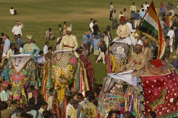 Jaipur Rajasthan Indien Mars 2008 Dekorerade Elefanter Och Mahouter Parad — Stockfoto