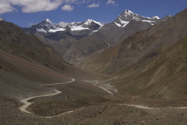 Manali Leh Autostrada Montagna India Strada Tortuosa Che Attraversa Montagne — Foto Stock