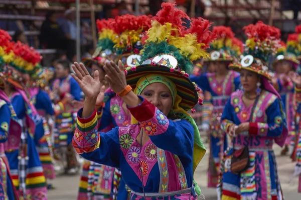 Oruro Bolívia 2017 Február Tinkus Táncosok Színpompás Jelmezek Előadásokon Éves — Stock Fotó