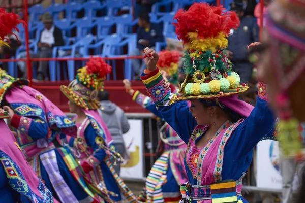 Oruro Bolívie Února 2017 Tinkus Tanečníci Barevných Kostýmech Vystoupení Roční — Stock fotografie