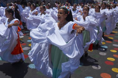 Arica, Chile - 10 Şubat 2017: Grup dansçılar, Afrika kökenli (Afrodescendiente) yıllık performans Carnaval Andino con la Fuerza del Sol Arica, Chile.