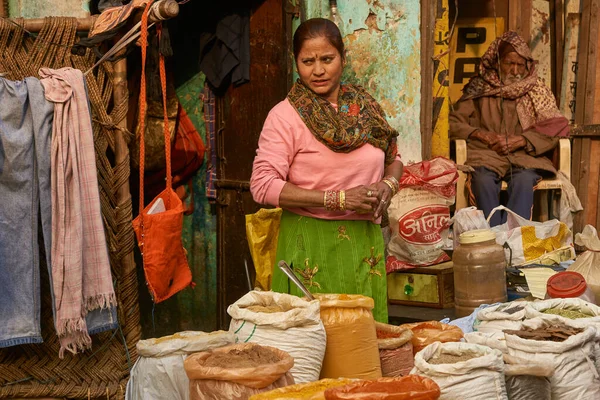 Delhi India February 2009 Lady Selling Spices Street Market Old — Stock Photo, Image