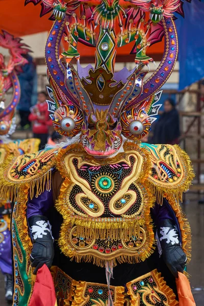 Oruro Bolívia Fevereiro 2017 Dançarinos Diablada Trajes Ornamentados Desfilam Pela — Fotografia de Stock