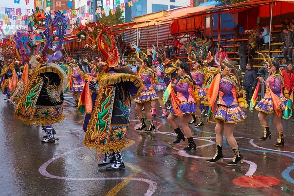 Oruro Bolivien Februar 2017 Diablada Tänzer Kunstvollen Kostümen Ziehen Während — Stockfoto