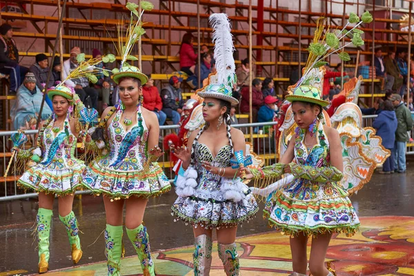 Oruro Bolivia Febrero 2017 Bailarines Morenada Trajes Ornamentados Desfilan Por —  Fotos de Stock