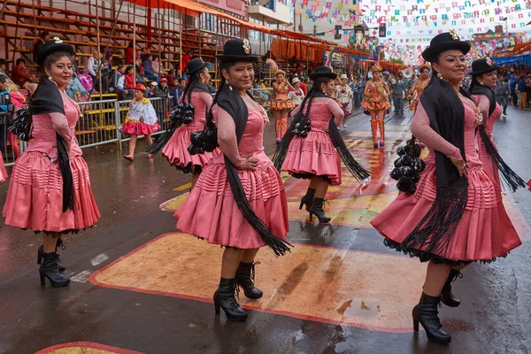 Oruro Bolivia February 2017 Morenadští Tanečníci Ozdobných Kostýmech Promenádují Hornickým — Stock fotografie