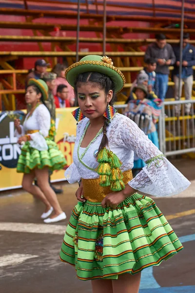Oruro Bolivien Ruari 2017 Traditionella Dansare Färgglada Kostymer Paraderar Genom — Stockfoto