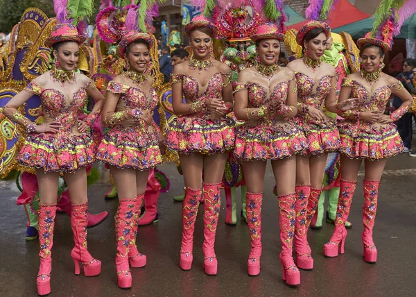 Oruro Bolivia Februari 2017 Morenada Dansers Sierlijke Kostuums Paraderen Door — Stockfoto