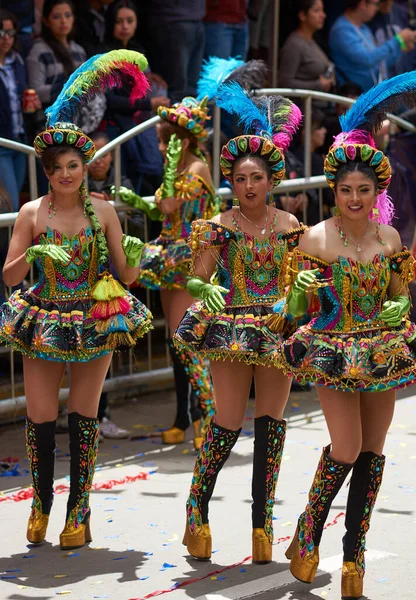 Oruro Bolívia Fevereiro 2017 Dançarinos Morenadas Trajes Ornamentados Desfilam Pela — Fotografia de Stock