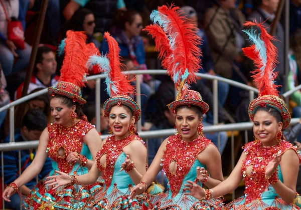 Oruro Bolivia Φεβρουαριου 2017 Χορευτές Της Μορενάδας Περίτεχνα Κοστούμια Παρελαύνουν — Φωτογραφία Αρχείου