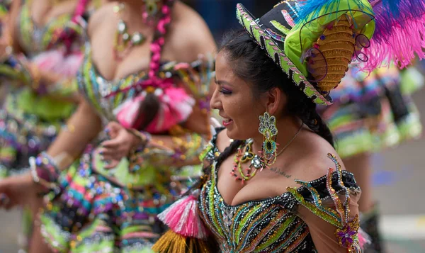 Oruro Bolívia Fevereiro 2017 Dançarinos Morenadas Trajes Ornamentados Desfilam Pela — Fotografia de Stock