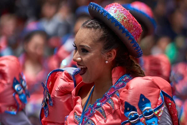 Oruro Bolivia Febrero 2017 Bailarina Caporal Traje Ornamentado Desfilando Por — Foto de Stock