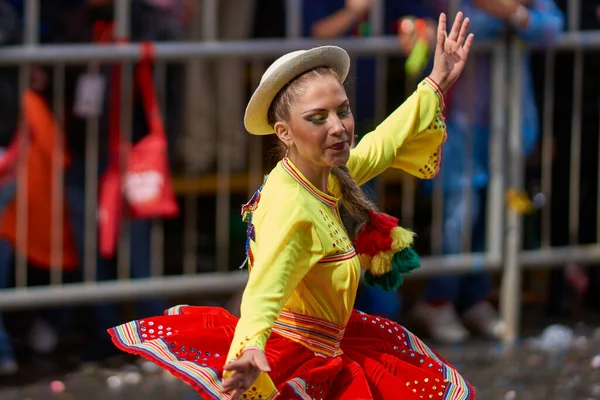 Oruro Bolivien Februar 2017 Traditionelle Tänzer Farbenfrohen Kostümen Marschieren Während — Stockfoto