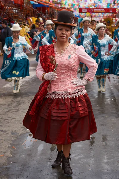 Oruro Bolivia February 2017 Танцюристи Моренади Пишних Костюмах Парад Через — стокове фото
