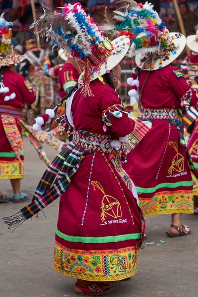 Oruro Bolivia Febrero 2017 Bailarina Tinkus Colorido Disfraz Actuando Carnaval — Foto de Stock