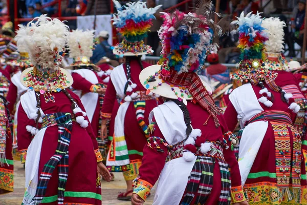 Оруро Боливия Февраля 2017 Года Танцовщица Тинкуса Красочном Костюме Выступает — стоковое фото