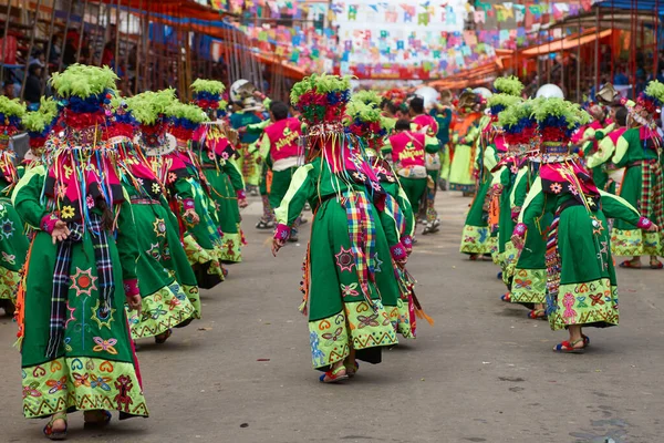 Oruro Bolivia Fevereiro 2017 Dançarina Tinkus Trajes Coloridos Apresentando Carnaval — Fotografia de Stock