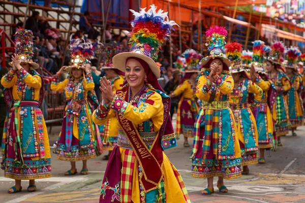Oruro Bolivie Février 2017 Danseuse Tinkus Costume Coloré Lors Carnaval — Photo