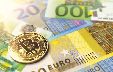 Bitcoin para Euro faturalarında döşeme. Fiyat Bitcoin Birleşik Avrupa kavramı içinde. 3D render