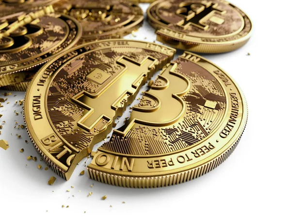 Primer Plano Monedas Bitcoin Rotas Agrietadas Sobre Fondo Blanco Concepto — Foto de Stock