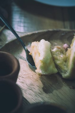 Ekmek pudingi kahvaltı güveci