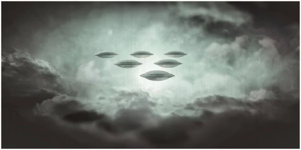 UFO in de wolken — Stockfoto