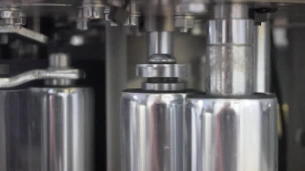 Fabrikada Bantlar Için Çelik Silindirlerin Yavaş Çekimde Yakın Çekim — Stok video